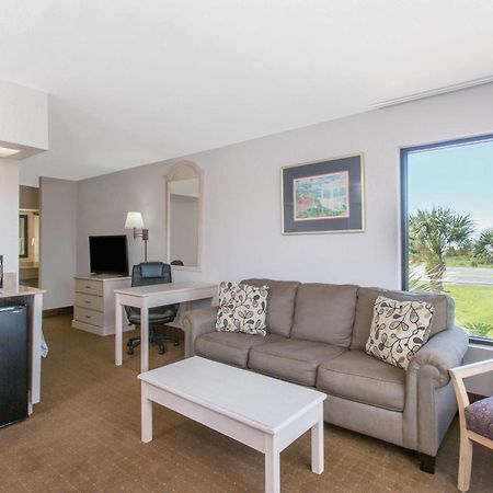 Days Inn & Suites By Wyndham Navarre - Near Beaches Hurlburt Ngoại thất bức ảnh