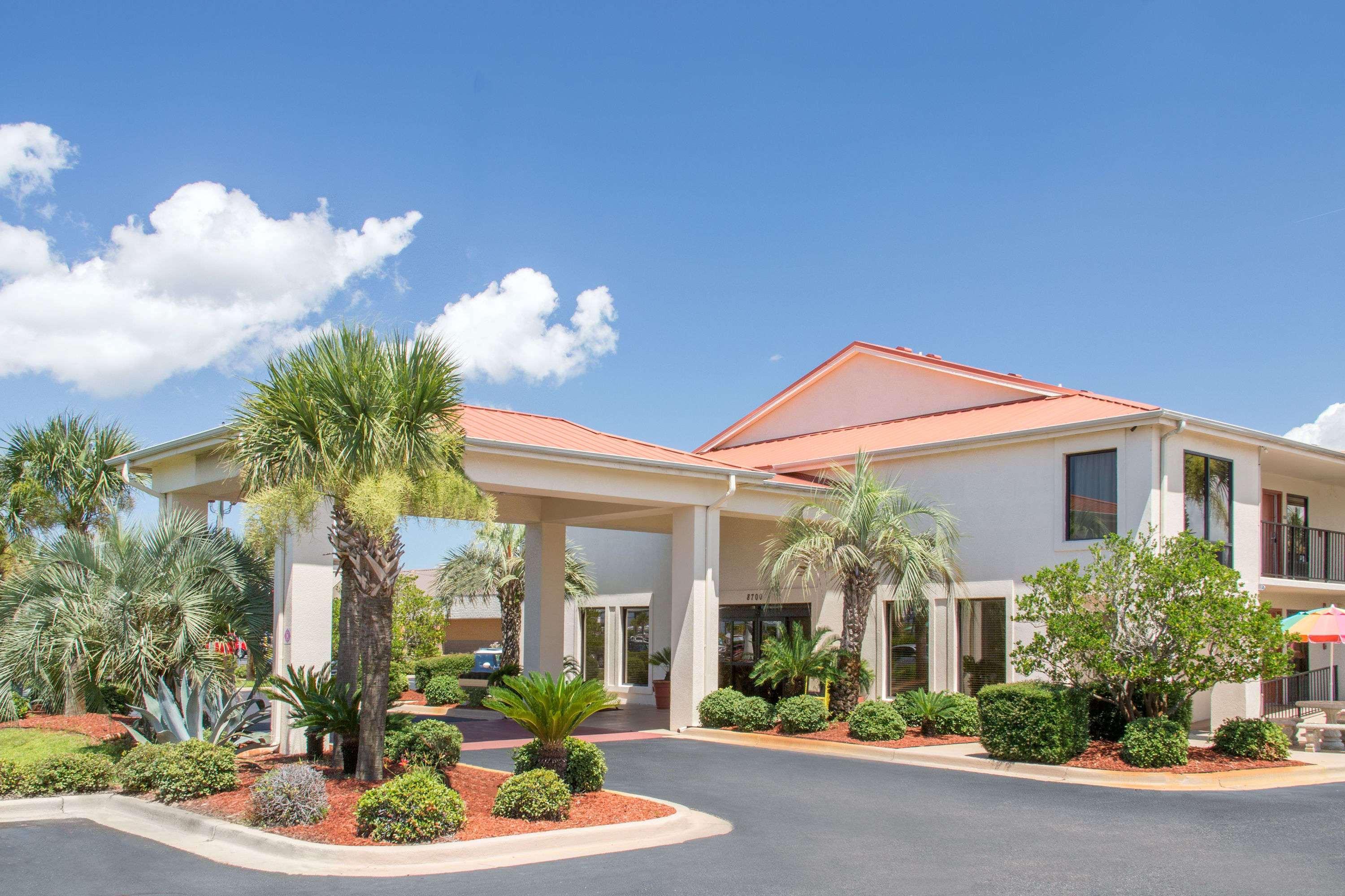 Days Inn & Suites By Wyndham Navarre - Near Beaches Hurlburt Ngoại thất bức ảnh