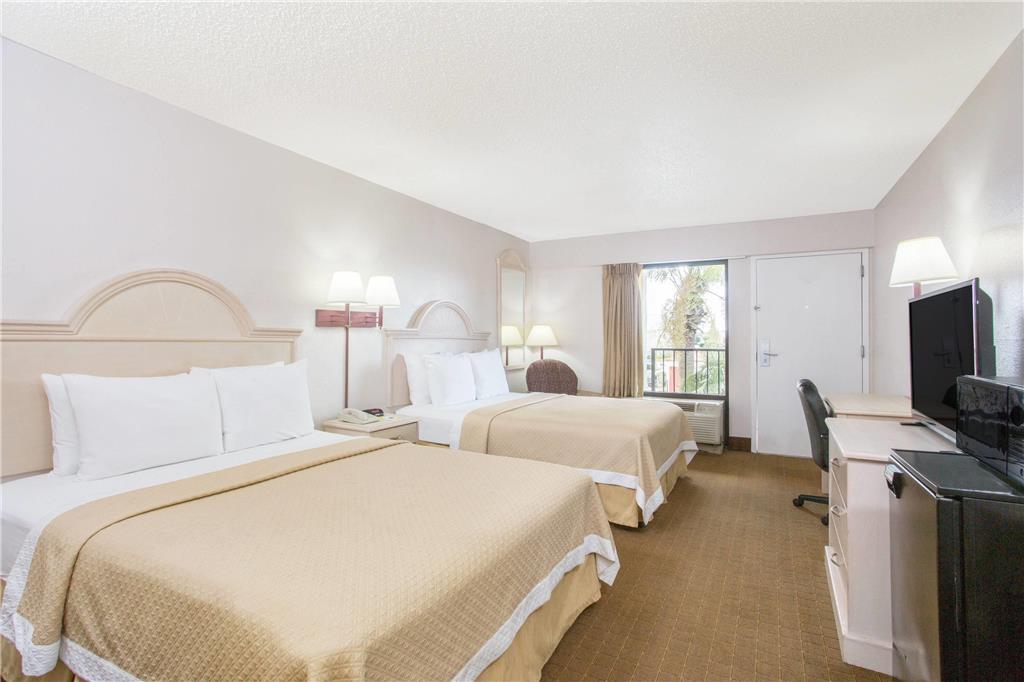 Days Inn & Suites By Wyndham Navarre - Near Beaches Hurlburt Phòng bức ảnh